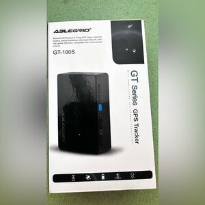 Gps tracker (BRAND NEW)
